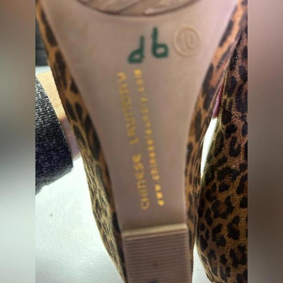 Chinese Laundry leopard print wedge heels - Picture 2 of 7